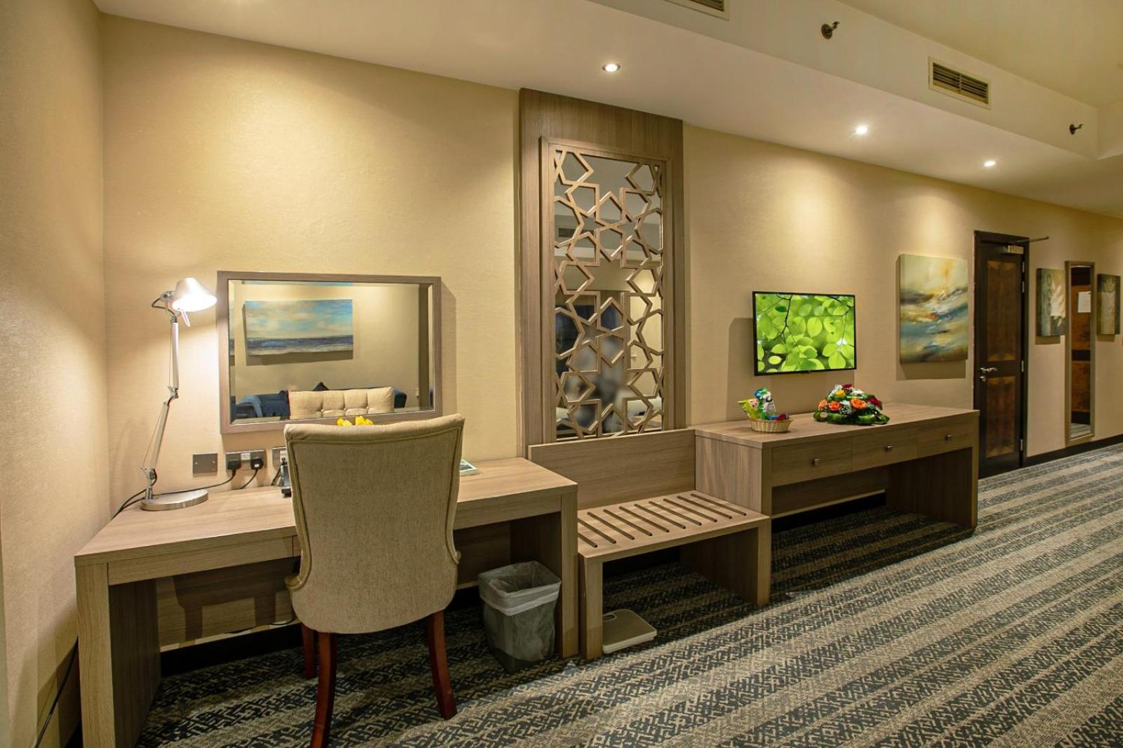 The Castle Premium Hotel Doha Buitenkant foto
