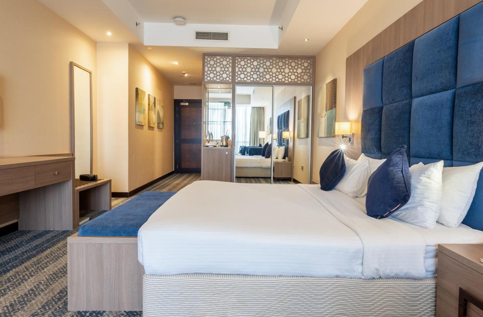 The Castle Premium Hotel Doha Buitenkant foto