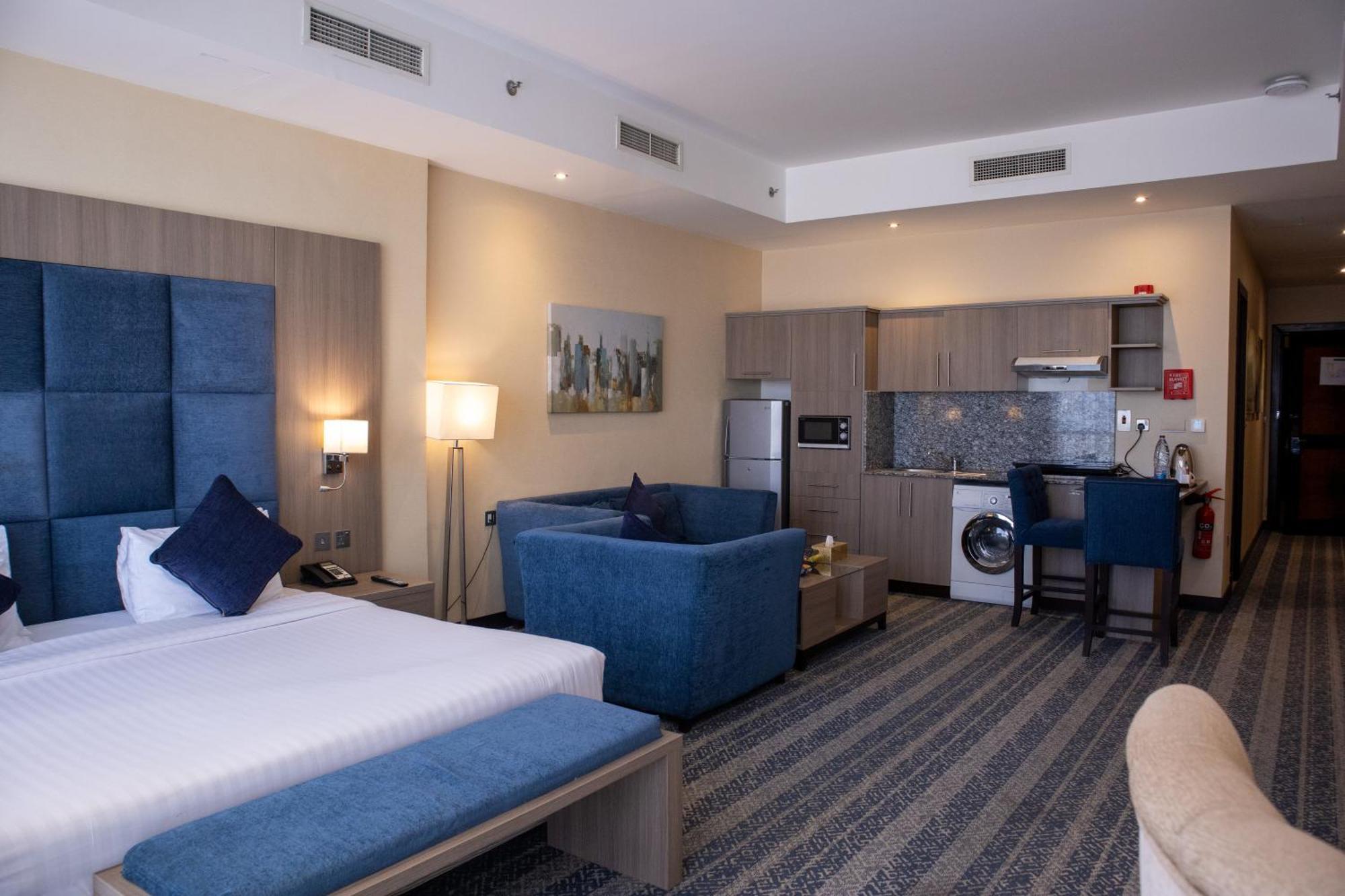 The Castle Premium Hotel Doha Buitenkant foto